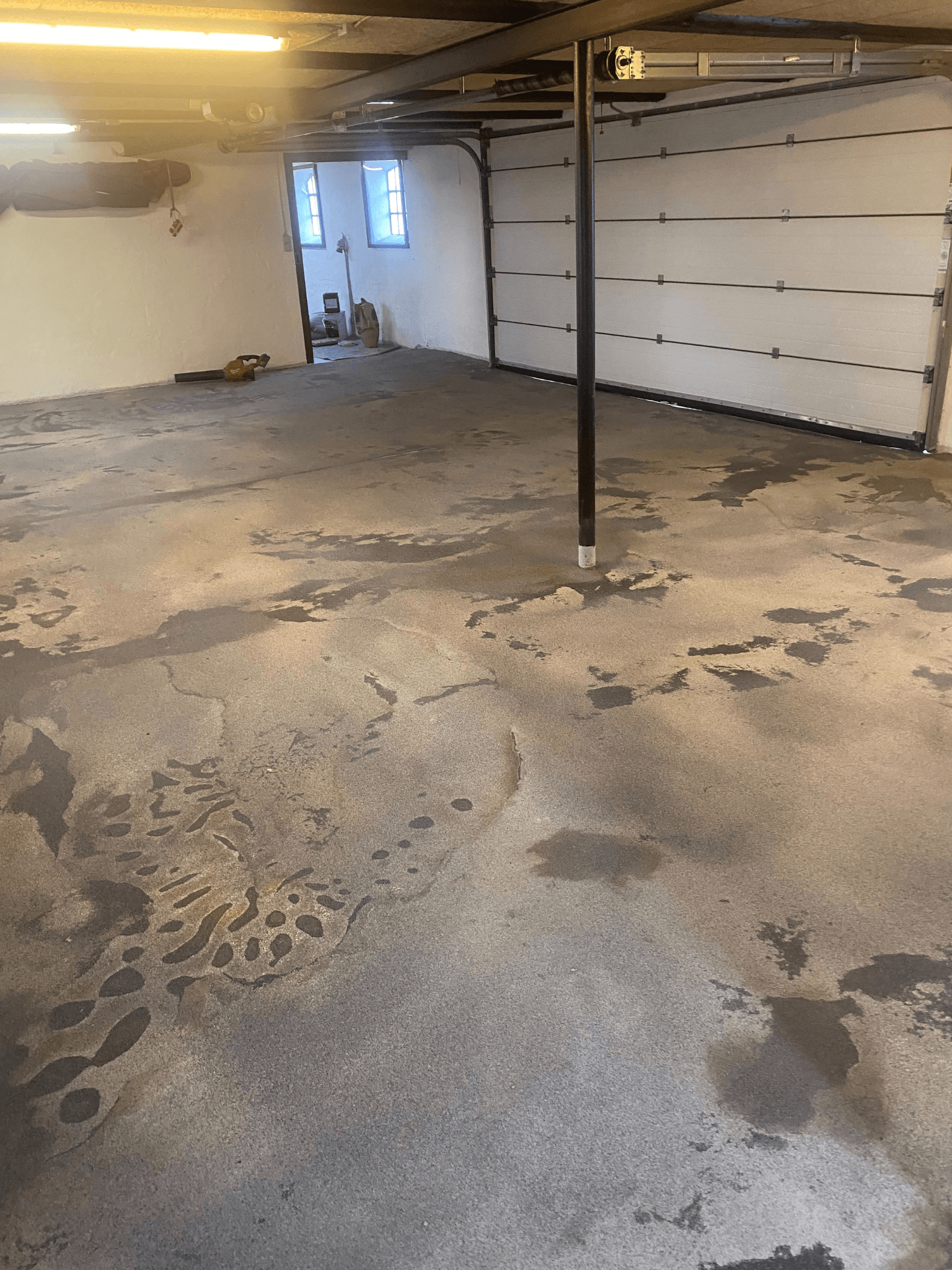 garagegulv - Garagegulv - NBP Epoxy & Renovering - nbp lodret billeder 2 nbp lodret billeder (2)